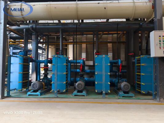 Bom preço 1000T/mês Linha de produção de anodização horizontal com controlo automatizado Conservação de energia e protecção do ambiente on-line