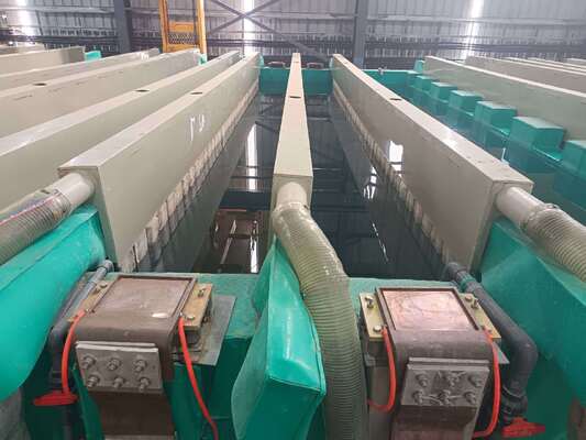 Bom preço Linha de anodização de alumínio de capacidade 150 T/M com espessura de película de 8-25 μm e comprimento máximo do perfil de 6500 mm on-line