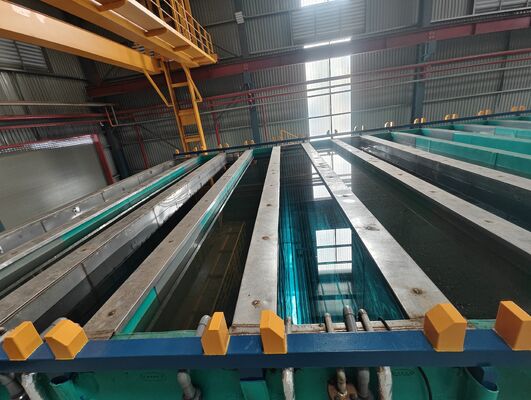 Bom preço Linha de anodização totalmente automática do controle do PLC de MEI-AL 500 toneladas/mês com espessura de filme de 5-25 µm on-line