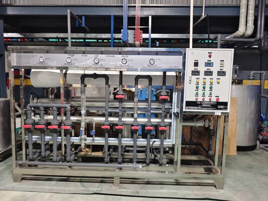 Bom preço 1200 toneladas/mês Produção 8-12μm Espessura da película 6500mm Comprimento máximo do perfil Linha de produção de anodização para tratamento de superfície de alumínio on-line