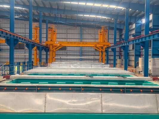 Bom preço 1000T/M Linha de anodização/ SS316L Reunião de placas de cátodo de aço inoxidável com superfície emaranhada e passivada para capacidade de corrente contínua de 3000A em tanques de anodização on-line